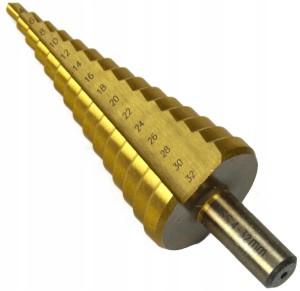 WIERTŁO STOŻKOWE STOPNIOWE CHOINKOWE TYTAN 4-32 mm